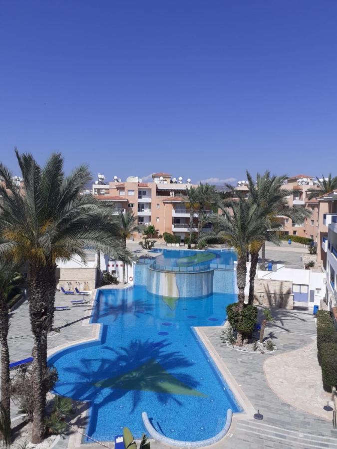 Iris Village Grand Apartment Pafos Dış mekan fotoğraf