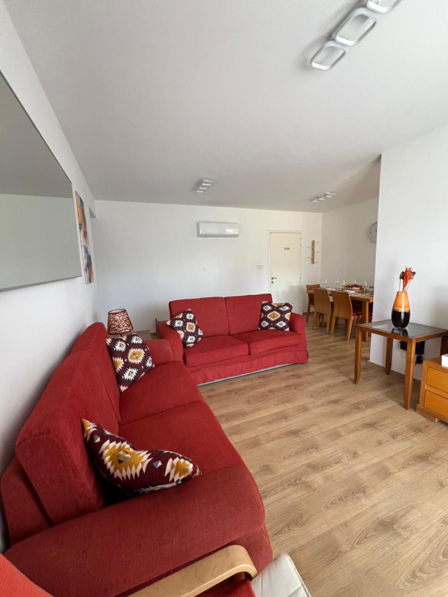 Iris Village Grand Apartment Pafos Dış mekan fotoğraf
