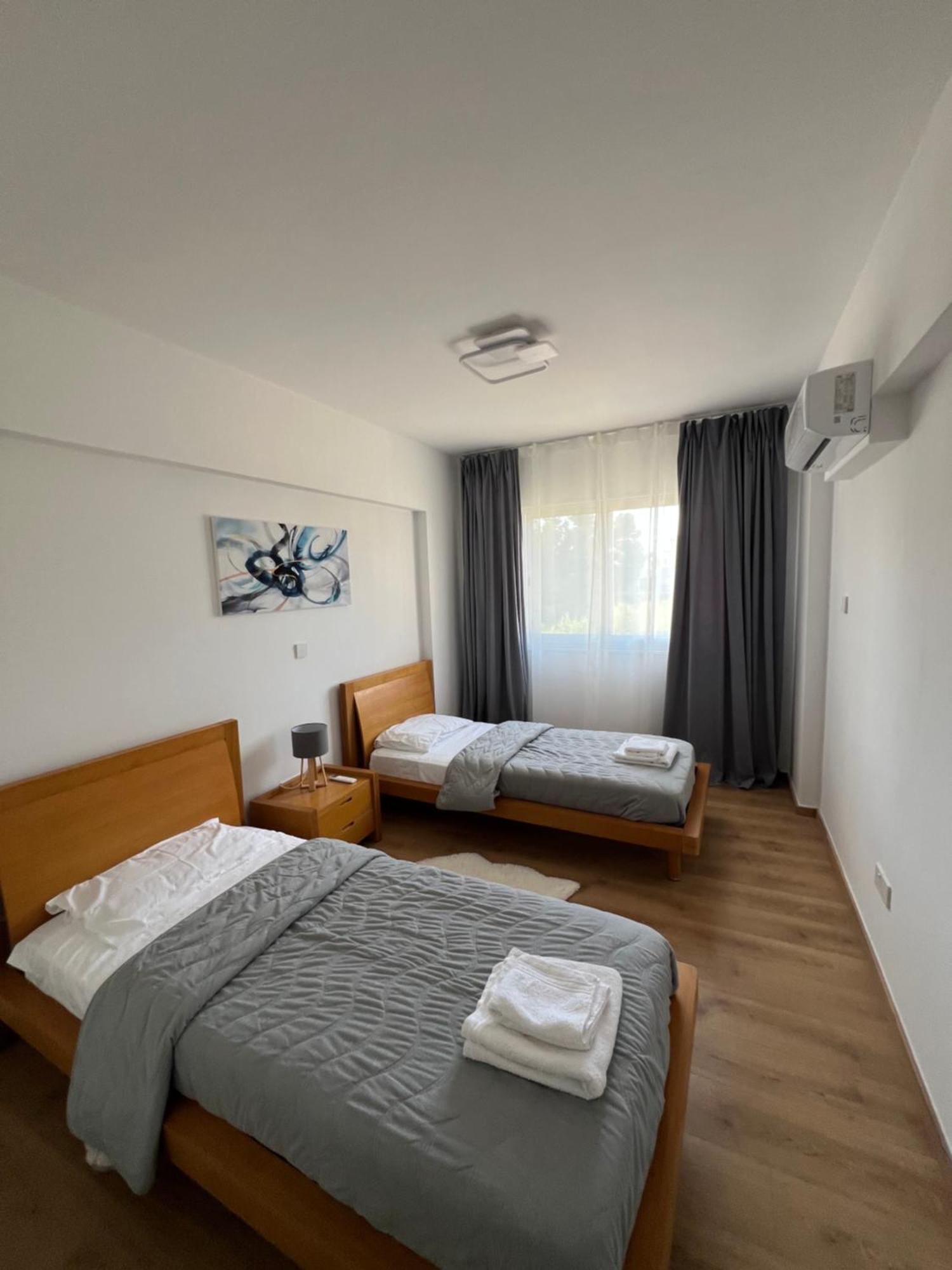 Iris Village Grand Apartment Pafos Dış mekan fotoğraf