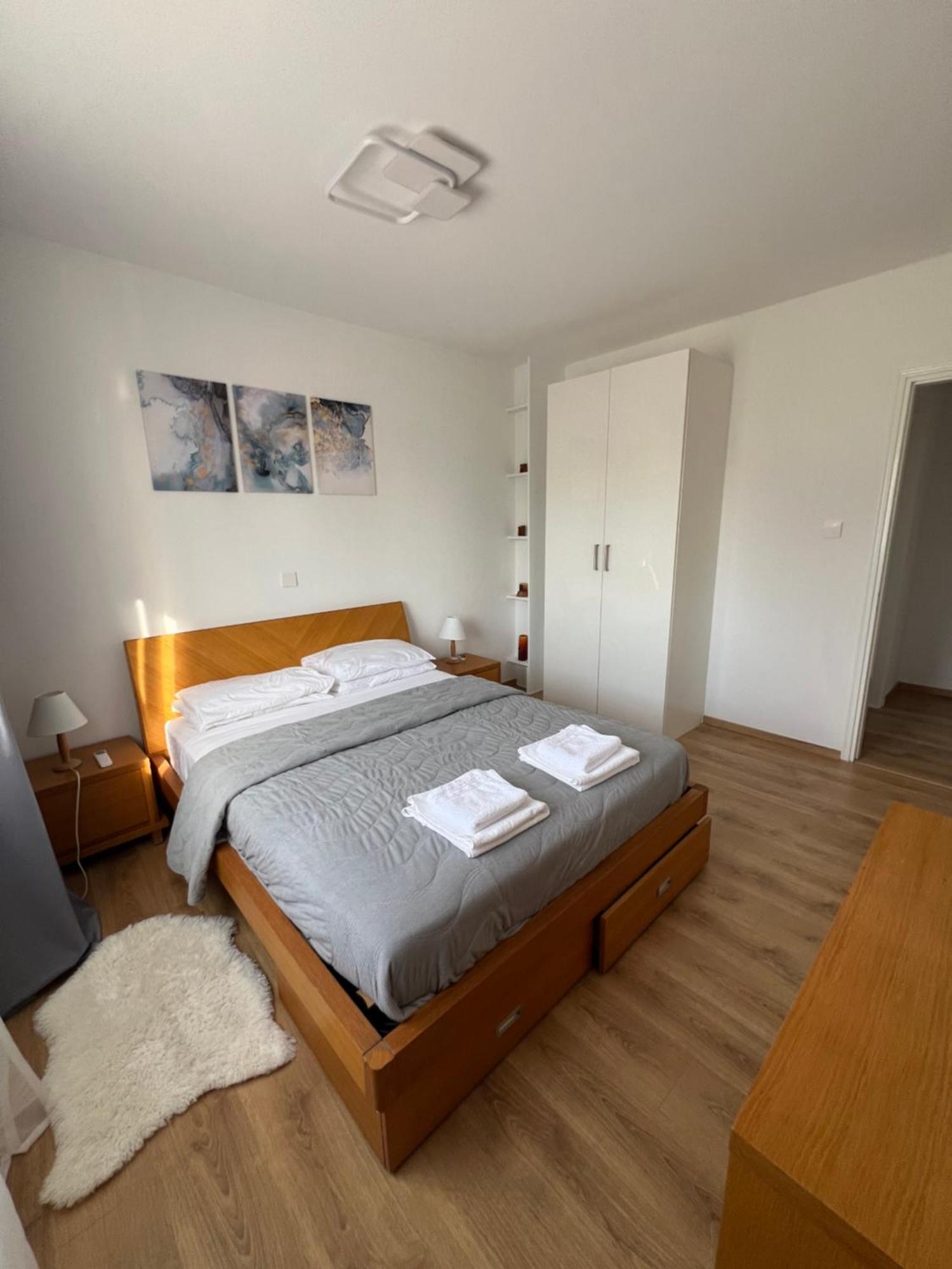 Iris Village Grand Apartment Pafos Dış mekan fotoğraf
