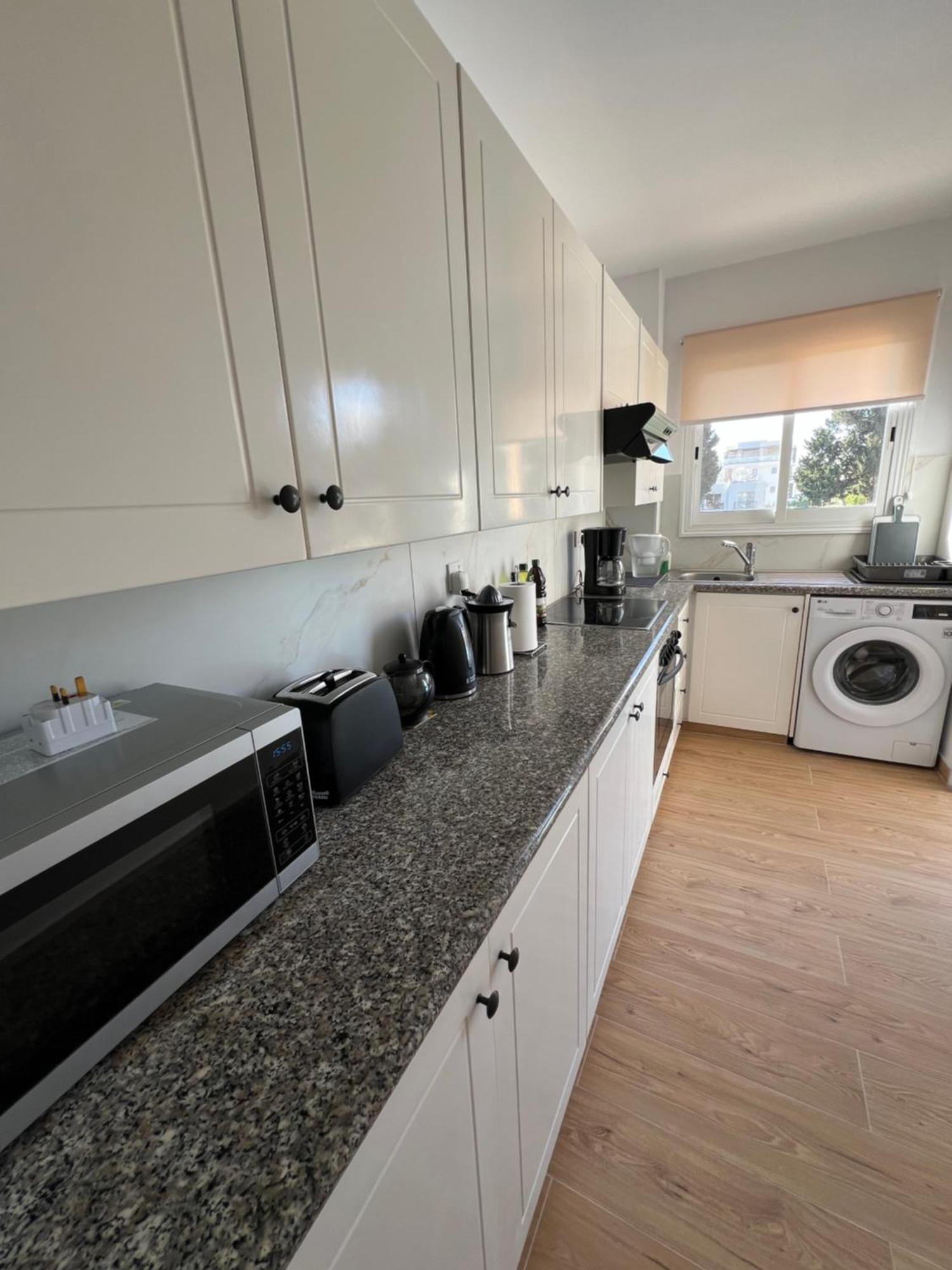 Iris Village Grand Apartment Pafos Dış mekan fotoğraf