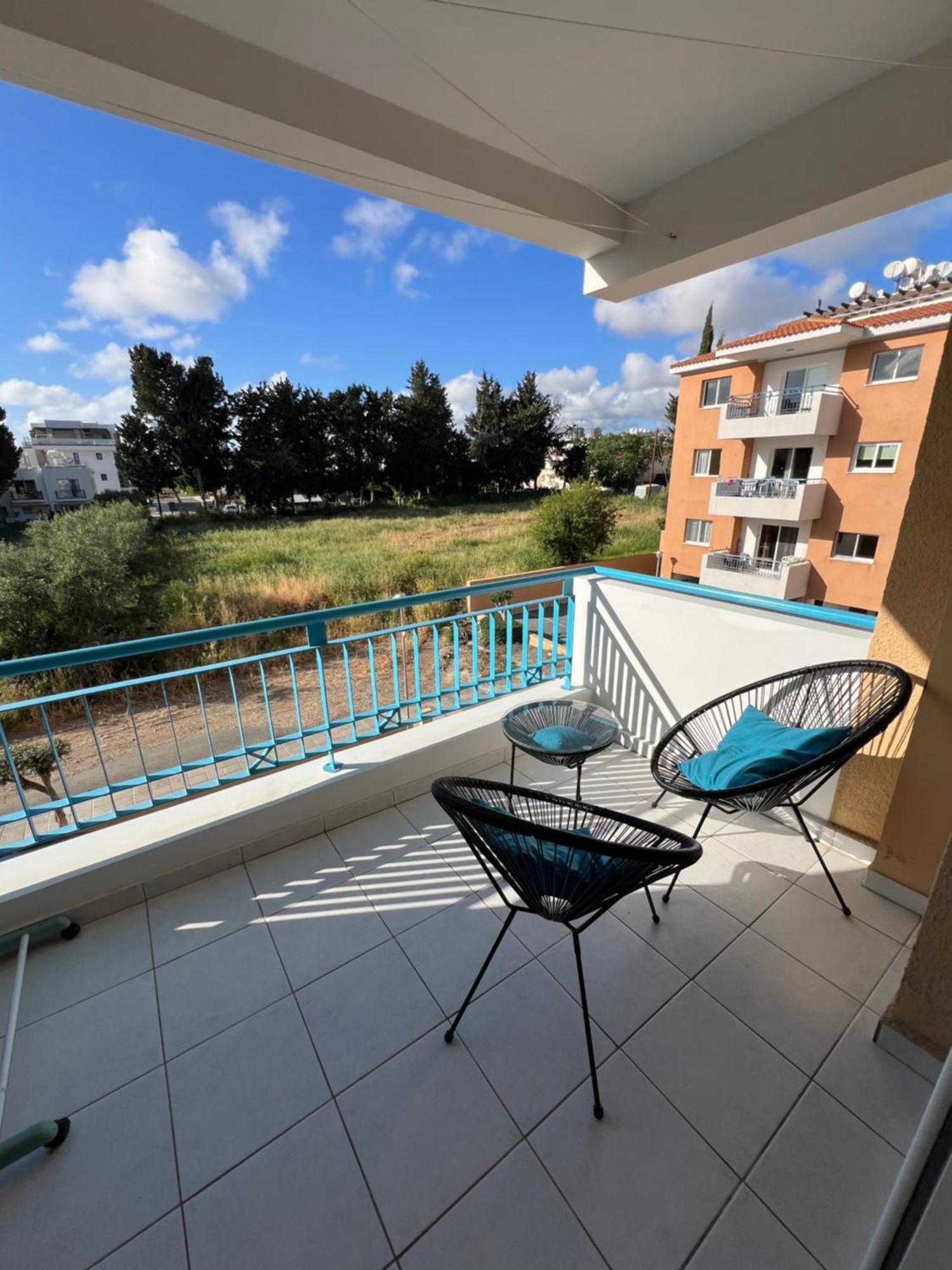 Iris Village Grand Apartment Pafos Dış mekan fotoğraf